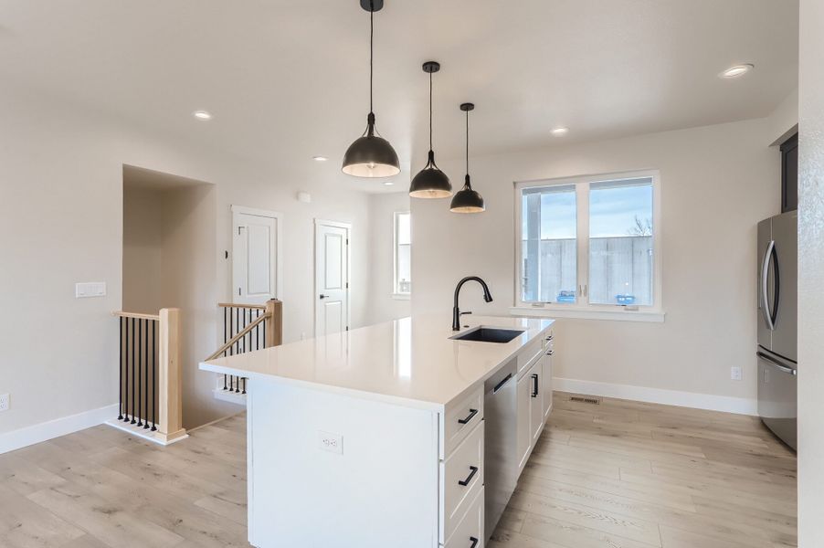 A showcase of a new construction home by Easton Homes, highlighting their design and quality (Image 17).