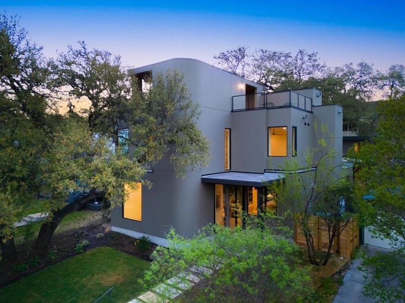 A showcase of a new construction home by Cobb Development, highlighting their design and quality (Image 6). A showcase of a new construction home by Cobb Development, highlighting their design and quality (Image 6).