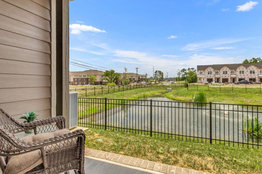 A showcase of a new construction home by Horizon Construction and Development, highlighting their design and quality (Image 5).