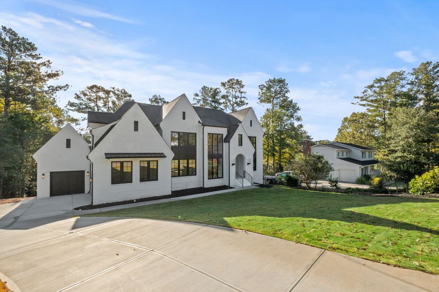 A showcase of a new construction home by Dorri Homes, highlighting their design and quality (Image 5).