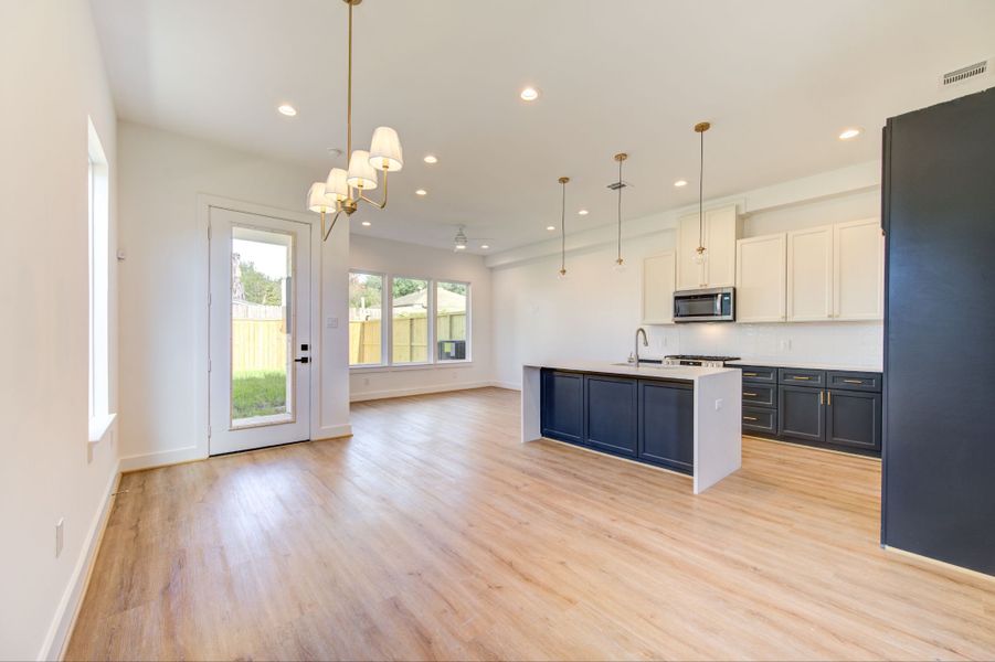 A showcase of a new construction home by Bayou Hawthorn, highlighting their design and quality (Image 16).