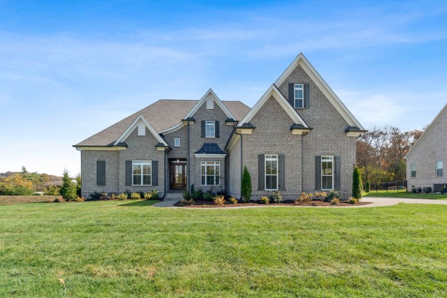 A showcase of a new construction home by Turnberry Homes, highlighting their design and quality (Image 4).