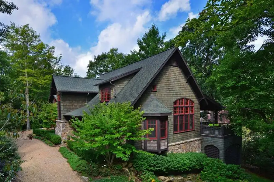 A showcase of a new construction home by Boone Construction Company, highlighting their design and quality (Image 1). A showcase of a new construction home by Boone Construction Company, highlighting their design and quality (Image 1).