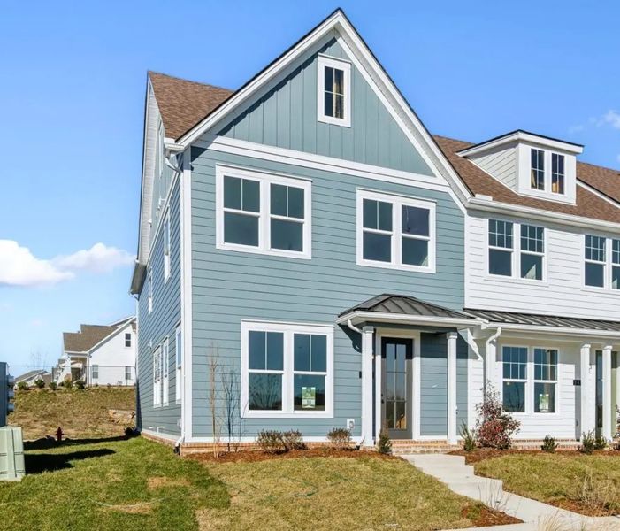 A showcase of a new construction home by Harpeth Valley Homes, highlighting their design and quality (Image 6).