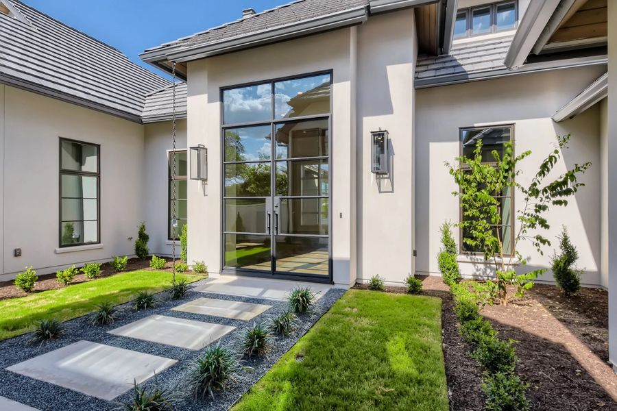 A showcase of a new construction home by Heyl Homes, highlighting their design and quality (Image 14).