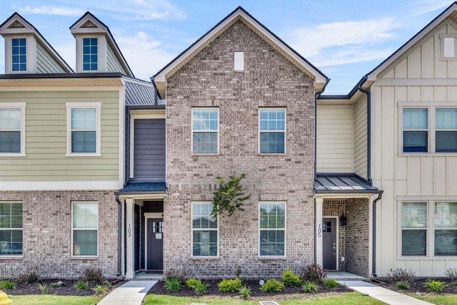 A showcase of a new construction home by Horizon Construction and Development, highlighting their design and quality (Image 2).