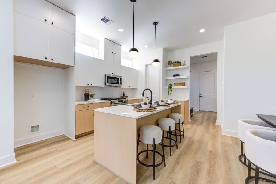 A showcase of a new construction home by Bayou Hawthorn, highlighting their design and quality (Image 19).