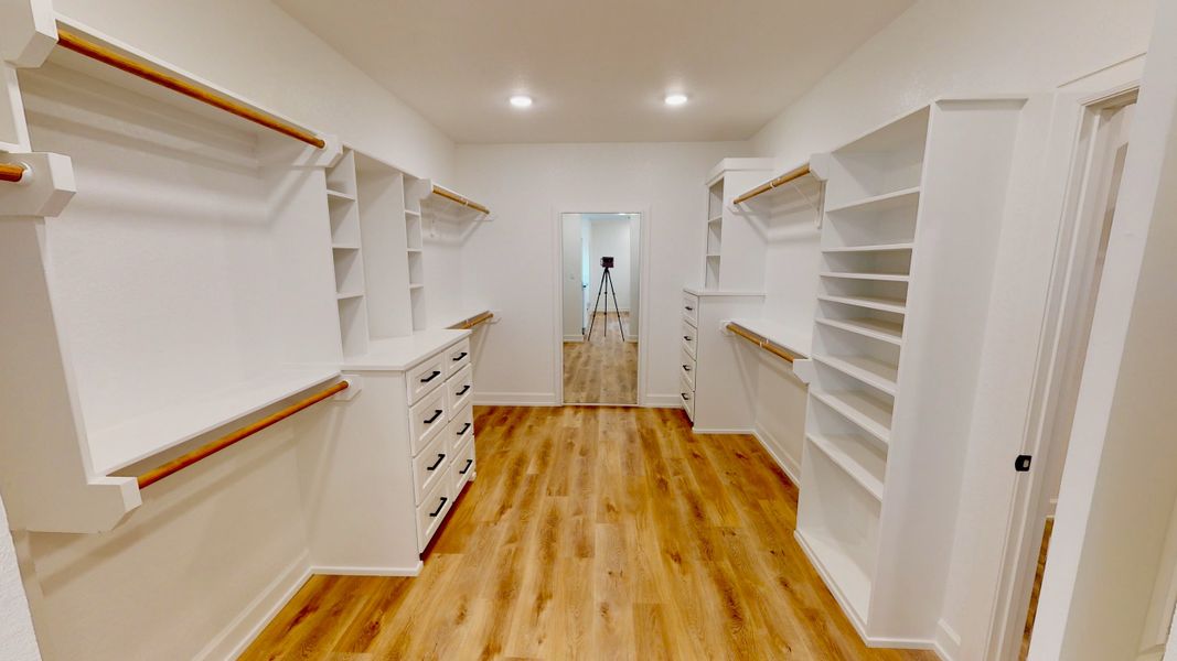 A showcase of a new construction home by Heritage Custom Home, highlighting their design and quality (Image 27).