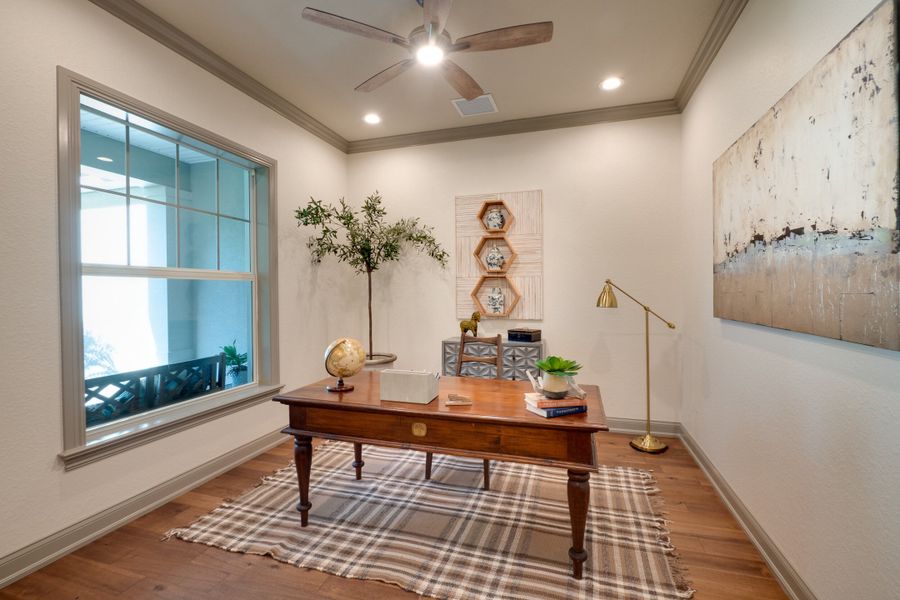 A showcase of a new construction home by Ernie White Construction, highlighting their design and quality (Image 13).