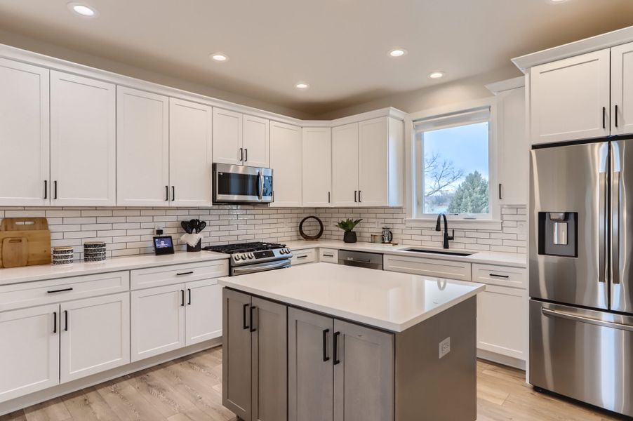 A showcase of a new construction home by Easton Homes, highlighting their design and quality (Image 18).