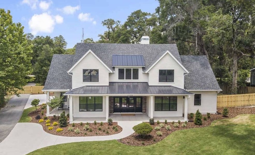 A showcase of a new construction home by Robinson Renovation & Custom Homes, highlighting their design and quality (Image 3).