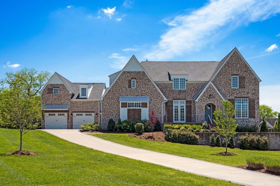 A showcase of a new construction home by Woodridge Homes LLC, highlighting their design and quality (Image 11).