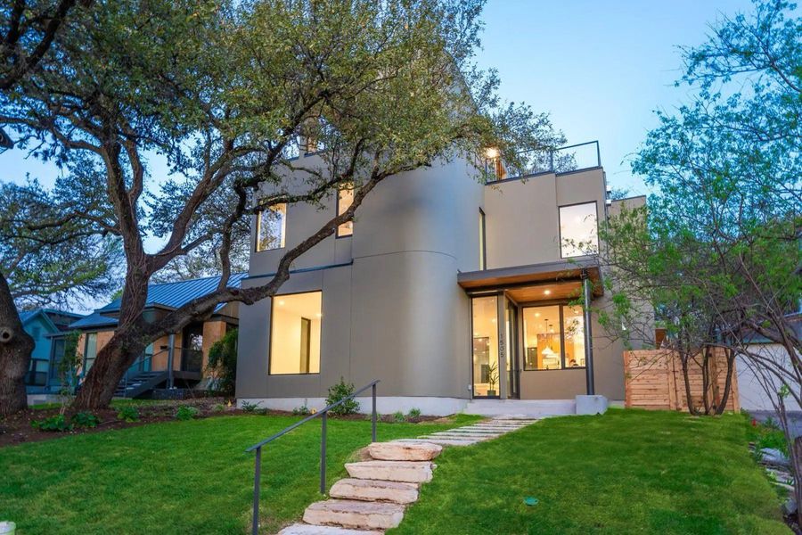 A showcase of a new construction home by Cobb Development, highlighting their design and quality (Image 8). A showcase of a new construction home by Cobb Development, highlighting their design and quality (Image 8).