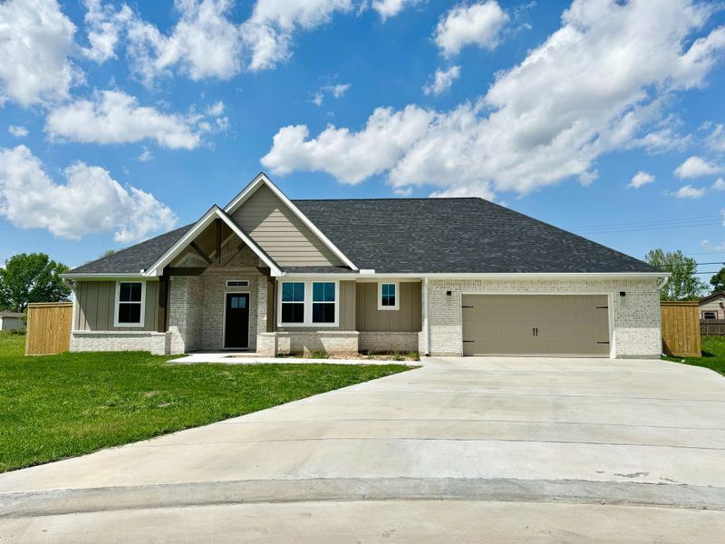 A showcase of a new construction home by Heritage Custom Home, highlighting their design and quality (Image 10).