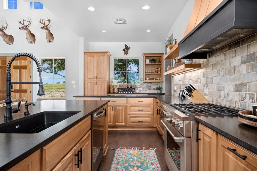 A showcase of a new construction home by JLP BUILDERS, highlighting their design and quality (Image 15).