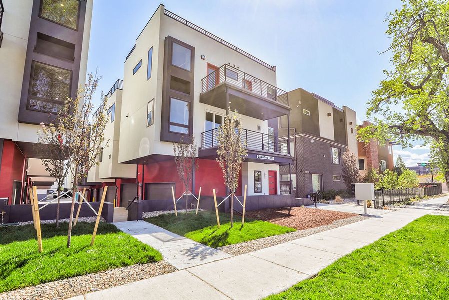 A showcase of a new construction home by Dawn Development, highlighting their design and quality (Image 8).