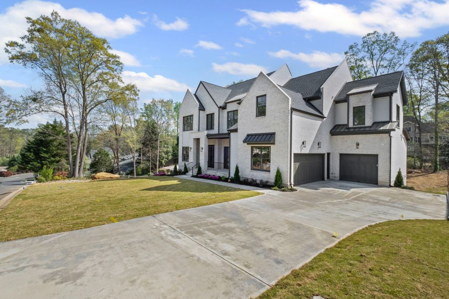 A showcase of a new construction home by Dorri Homes, highlighting their design and quality (Image 6).