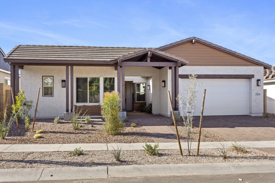 A showcase of a new construction home by Keystone Homes Arizona, highlighting their design and quality (Image 2).