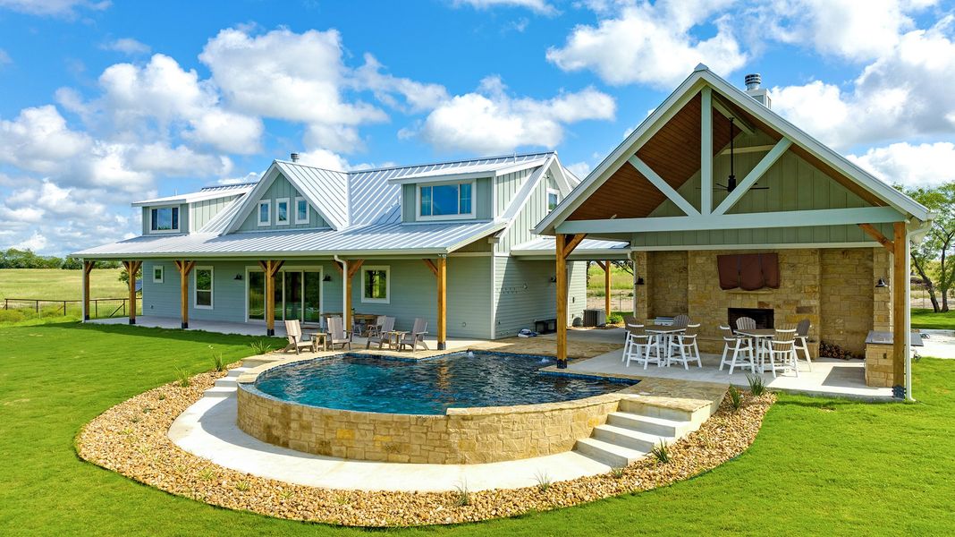 A showcase of a new construction home by JLP BUILDERS, highlighting their design and quality (Image 9).