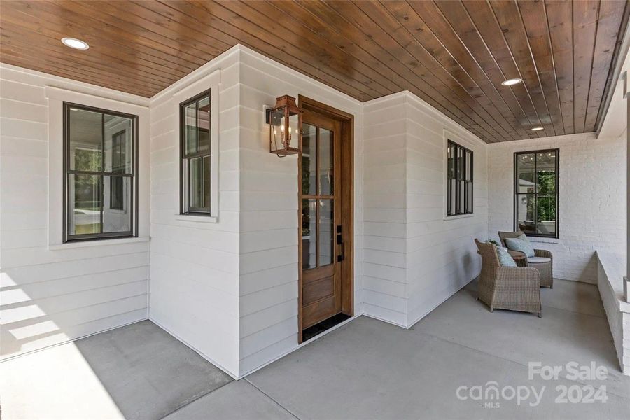 A showcase of a new construction home by Forté Builders, highlighting their design and quality (Image 5).