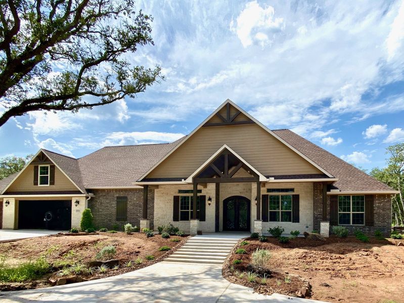 A showcase of a new construction home by Heritage Custom Home, highlighting their design and quality (Image 18).