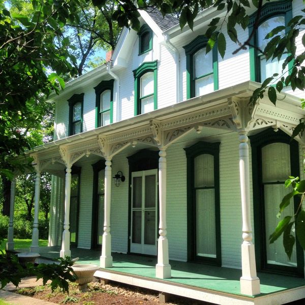 A showcase of a new construction home by Bruce Construction, highlighting their design and quality (Image 2).