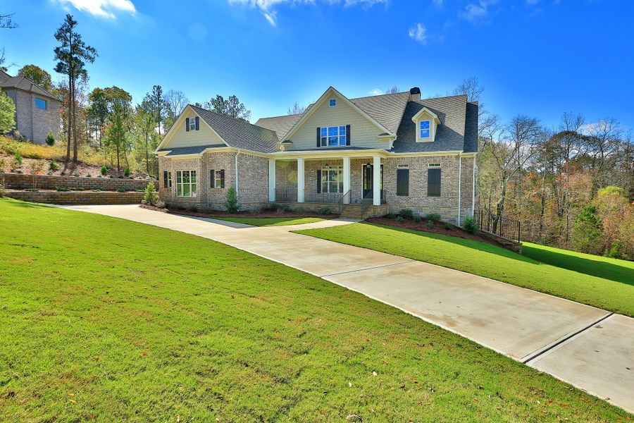 A showcase of a new construction home by Dustin Shaw Homes, highlighting their design and quality (Image 16).