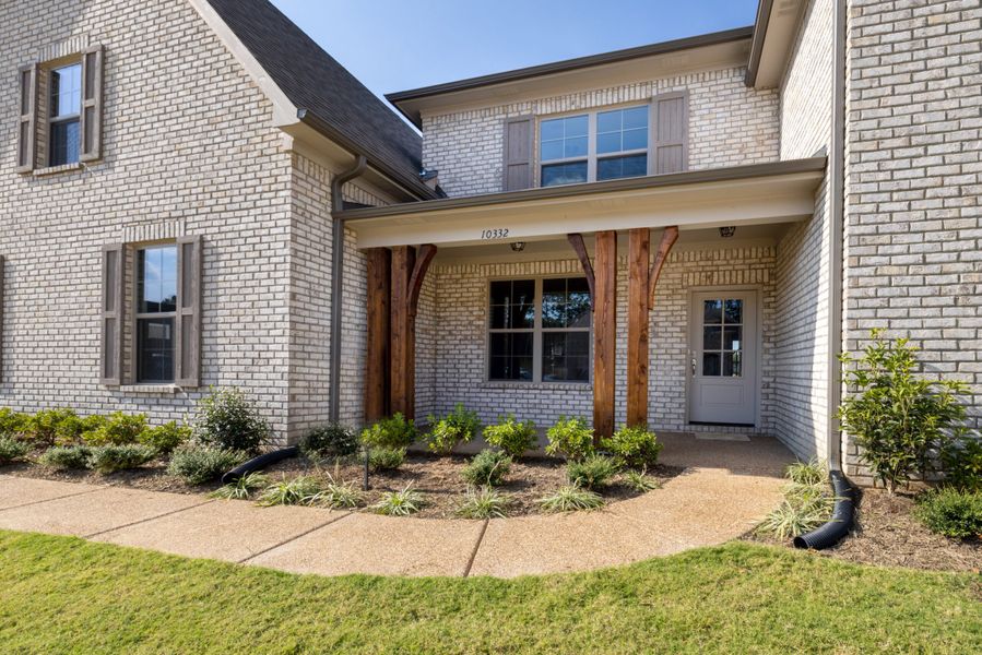 A showcase of a new construction home by Grant Homes LLC, highlighting their design and quality (Image 7).