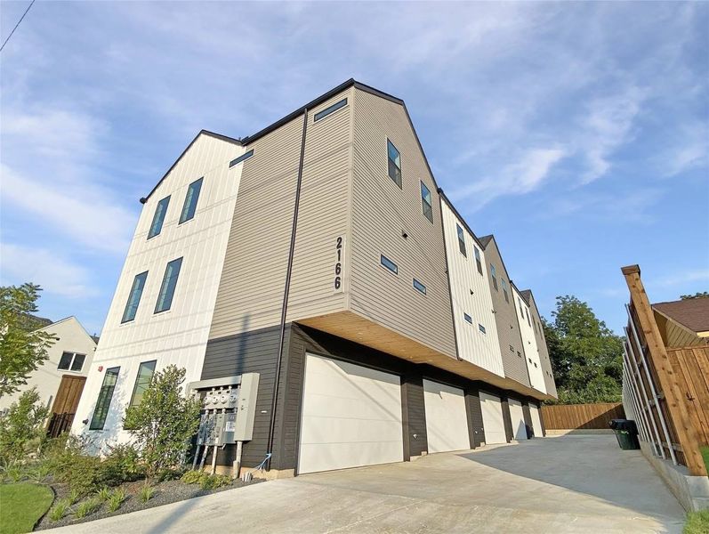 A showcase of a new construction home by Conrad Homes, highlighting their design and quality (Image 2). A showcase of a new construction home by Conrad Homes, highlighting their design and quality (Image 2).