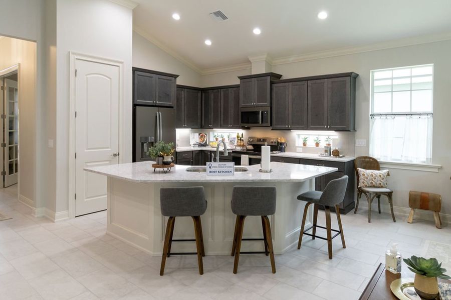 A showcase of a new construction home by Ernie White Construction, highlighting their design and quality (Image 8).