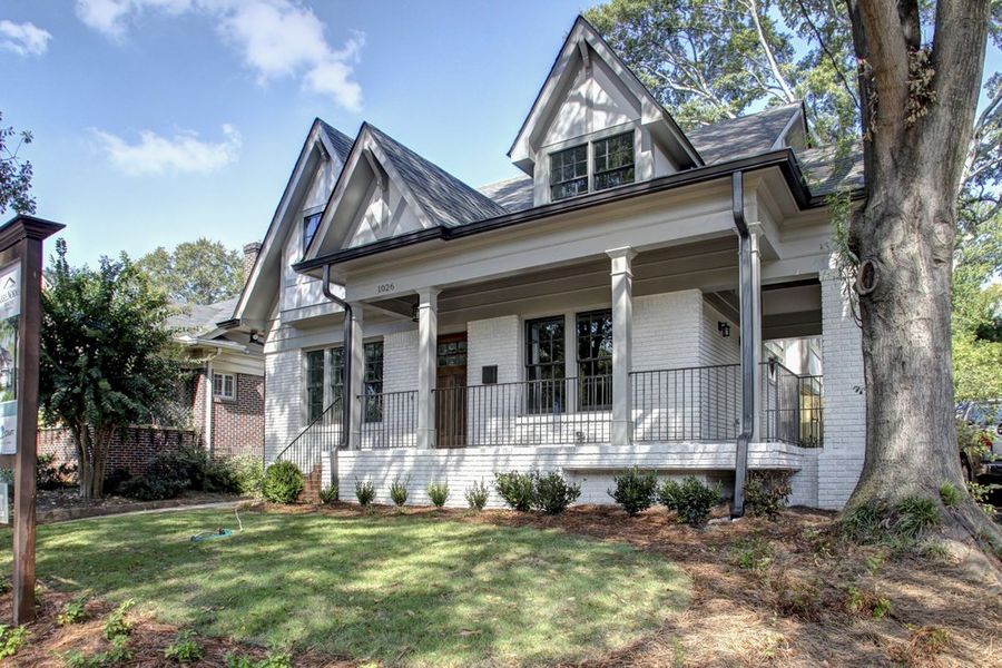 A showcase of a new construction home by Level Craft, highlighting their design and quality (Image 3). A showcase of a new construction home by Level Craft, highlighting their design and quality (Image 3).