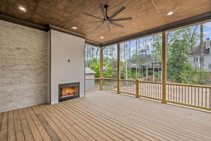 A showcase of a new construction home by Dorri Homes, highlighting their design and quality (Image 9).