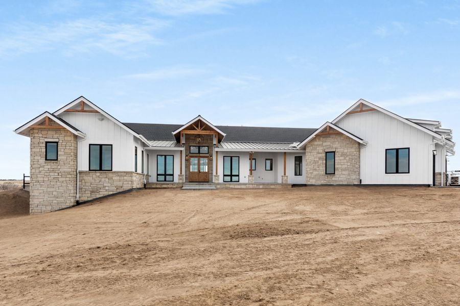 A showcase of a new construction home by Easton Homes, highlighting their design and quality (Image 5).