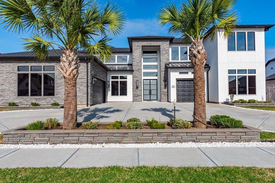 A showcase of a new construction home by Sterling Builders, highlighting their design and quality (Image 7).