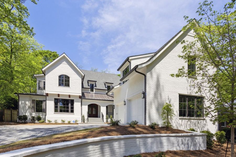 A showcase of a new construction home by Level Craft, highlighting their design and quality (Image 9). A showcase of a new construction home by Level Craft, highlighting their design and quality (Image 9).