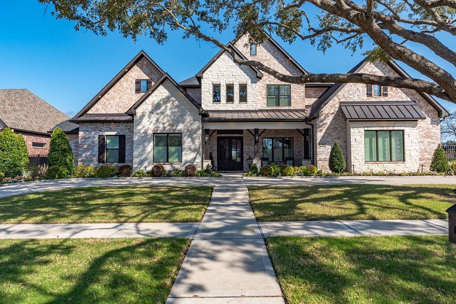 A showcase of a new construction home by Sterling Builders, highlighting their design and quality (Image 4).