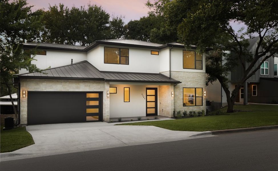 A showcase of a new construction home by Hayes Builders, highlighting their design and quality (Image 8).