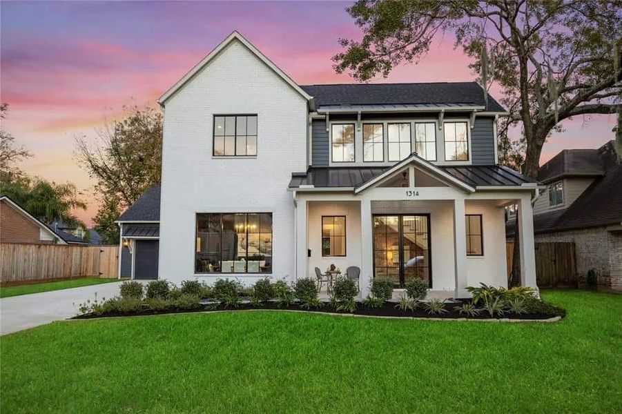 A showcase of a new construction home by Aspire Fine Homes, highlighting their design and quality (Image 3). A showcase of a new construction home by Aspire Fine Homes, highlighting their design and quality (Image 3).