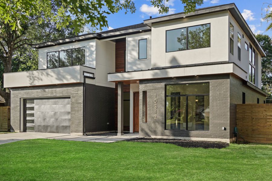 A showcase of a new construction home by Echo Custom Homes, highlighting their design and quality (Image 3). A showcase of a new construction home by Echo Custom Homes, highlighting their design and quality (Image 3).