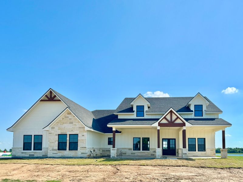 A showcase of a new construction home by Heritage Custom Home, highlighting their design and quality (Image 12).
