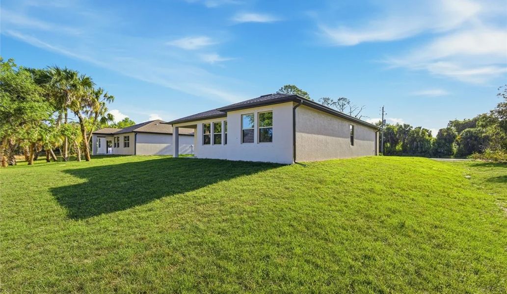 A showcase of a new construction home by ResiCraft Homes, highlighting their design and quality (Image 12). A showcase of a new construction home by ResiCraft Homes, highlighting their design and quality (Image 12).