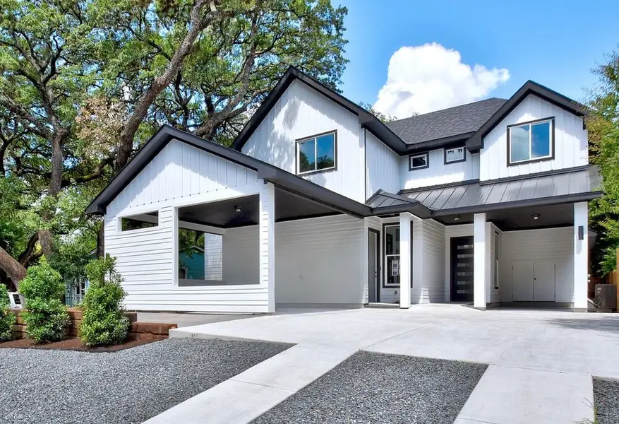 A showcase of a new construction home by Hayes Builders, highlighting their design and quality (Image 3).