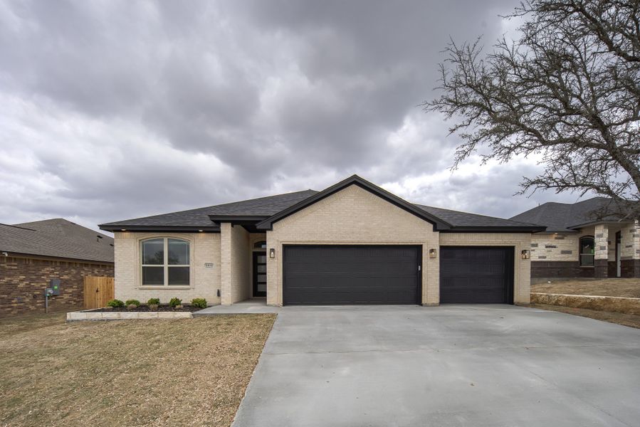 A showcase of a new construction home by King Signature Homes, highlighting their design and quality (Image 4).