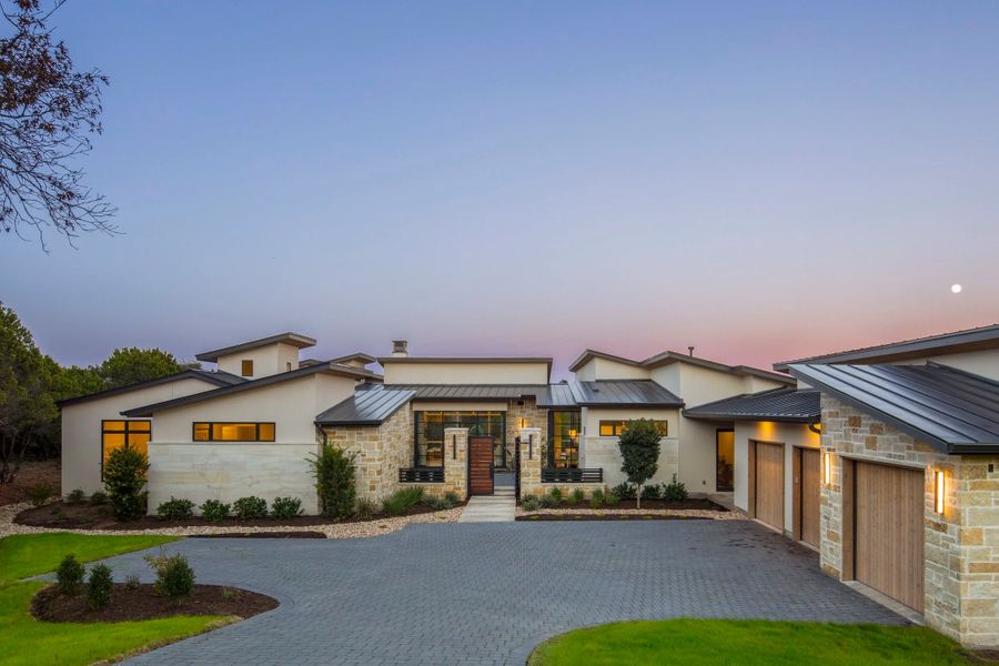 A showcase of a new construction home by Heyl Homes, highlighting their design and quality (Image 9).