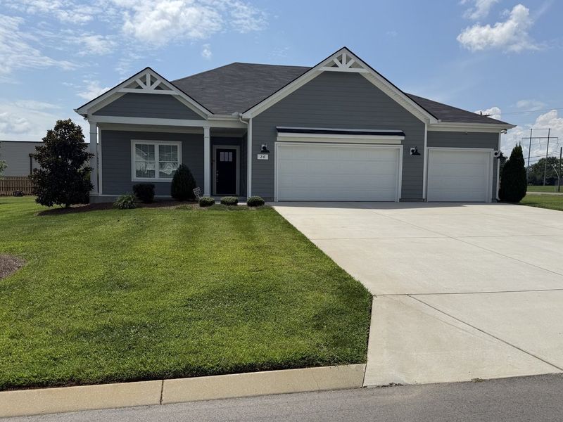 A showcase of a new construction home by Harney Homes, highlighting their design and quality (Image 8).