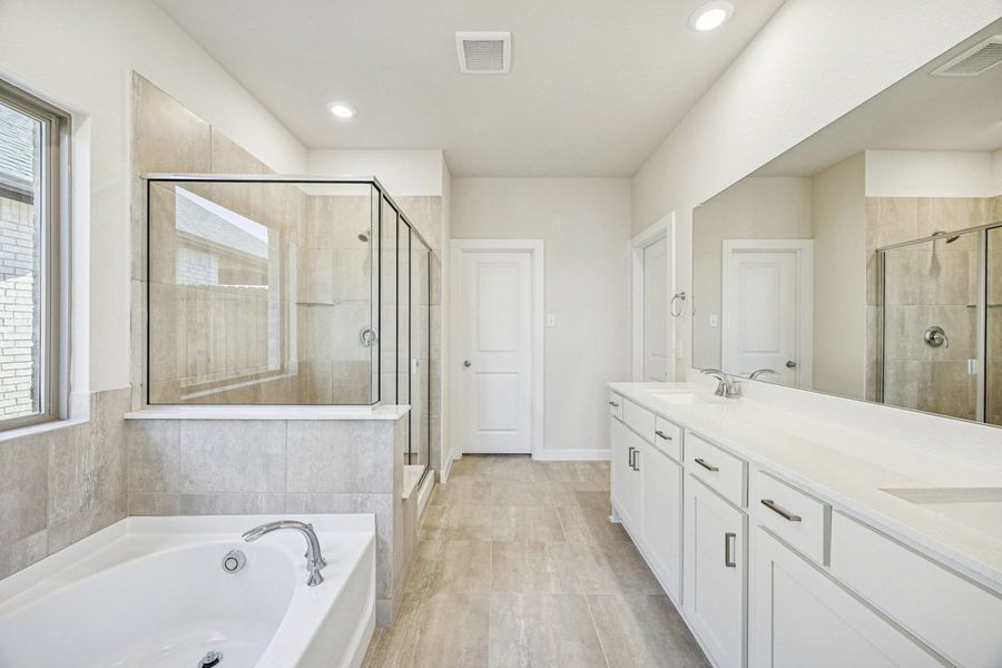 Furnished interior in a model home at Freeman Farm in Kaufman (Image 38).