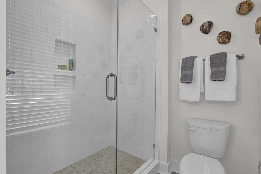 Yates II | Secondary Bathroom