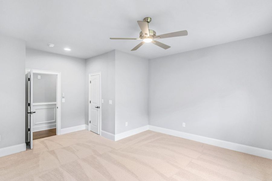 A showcase of a new construction home by Findo Homes & Communities, Inc., highlighting their design and quality (Image 16).