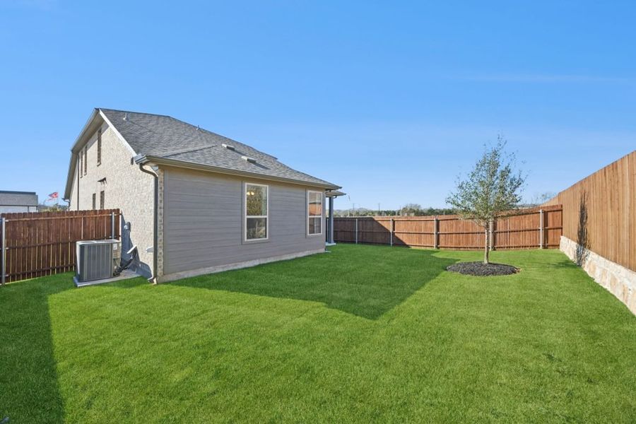 Exterior details of a home in Churchill, Anna (Image 4).