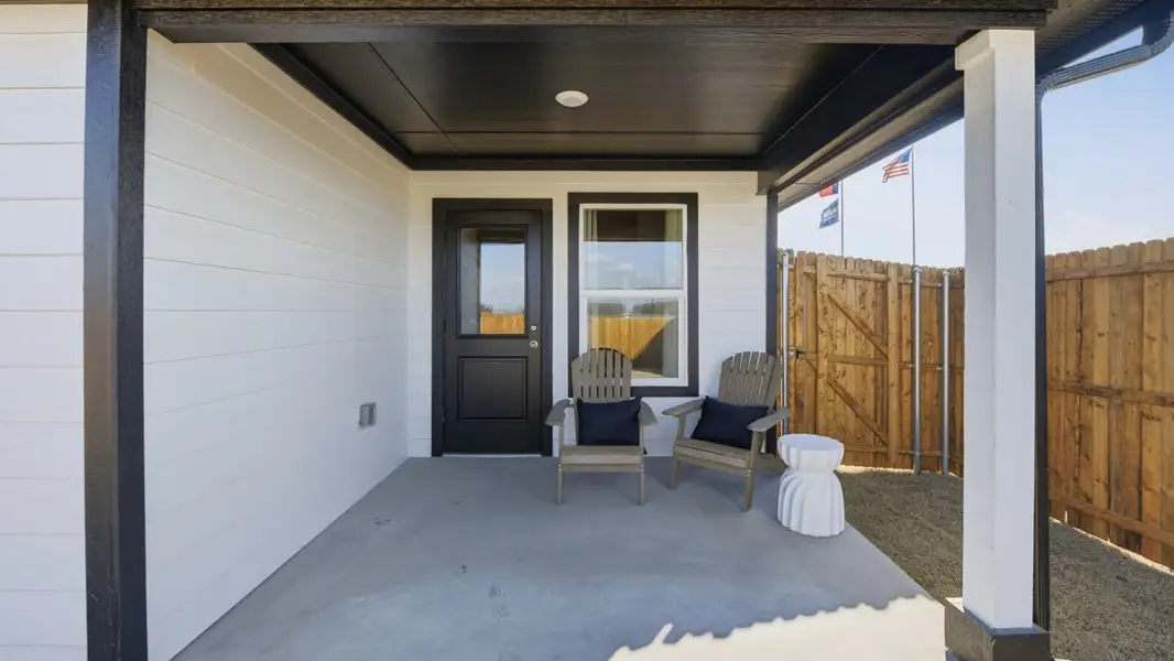 Exterior details of a home in Dry Creek, Bridgeport (Image 4). Exterior details of a home in Dry Creek, Bridgeport (Image 4).